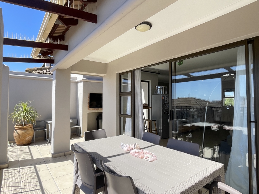 To Let 3 Bedroom Property for Rent in Bloubergstrand Western Cape